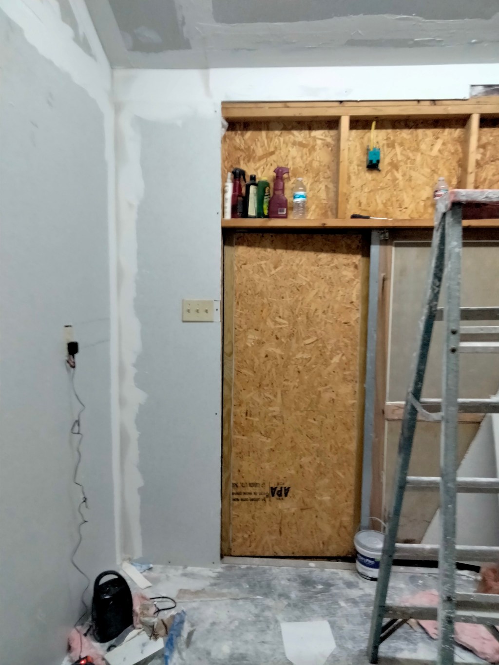 Choosing the Right Paint for Your Walls and&nbsp;Cabinets